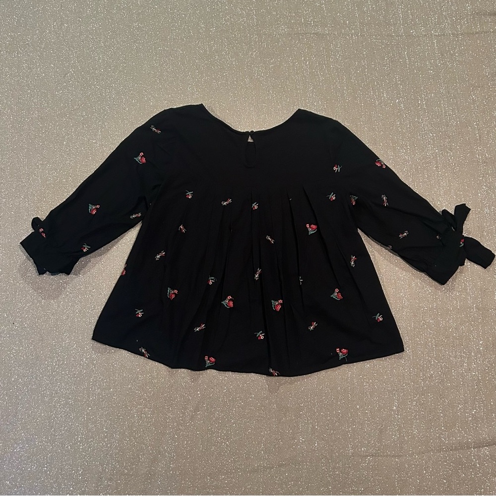 Rose embroidered black swing blouse, size M - Picture 11 of 12